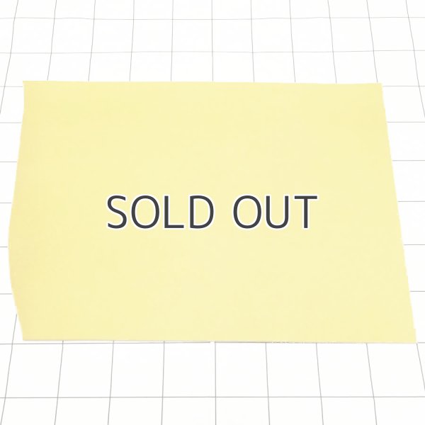 黄2 イタリア ヌメ革 ブレターニャ ペコス 不定形裁ち革 切り革 カットレザー