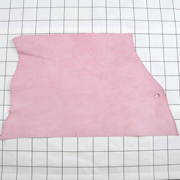 サクラ3 アラスカ 不定形裁ち革 切り革 カットレザー イタリア ヌメ革