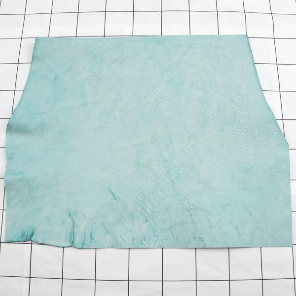 アイスブルー1アラスカ 裁ち革 切り革 カットレザー