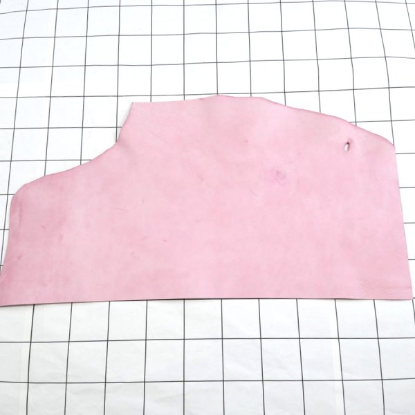 サクラ1 アラスカ 不定形裁ち革 切り革 カットレザー イタリア ヌメ革