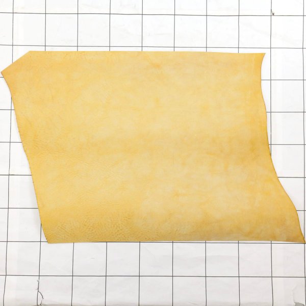 SKA40 アラスカ イエロー2 不定形裁ち革 カットレザー 切り革 イタリア ヌメ革