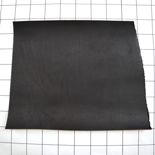 画像1: 不定形裁ち革 「茶芯オールドアメリカ」BLK (1)