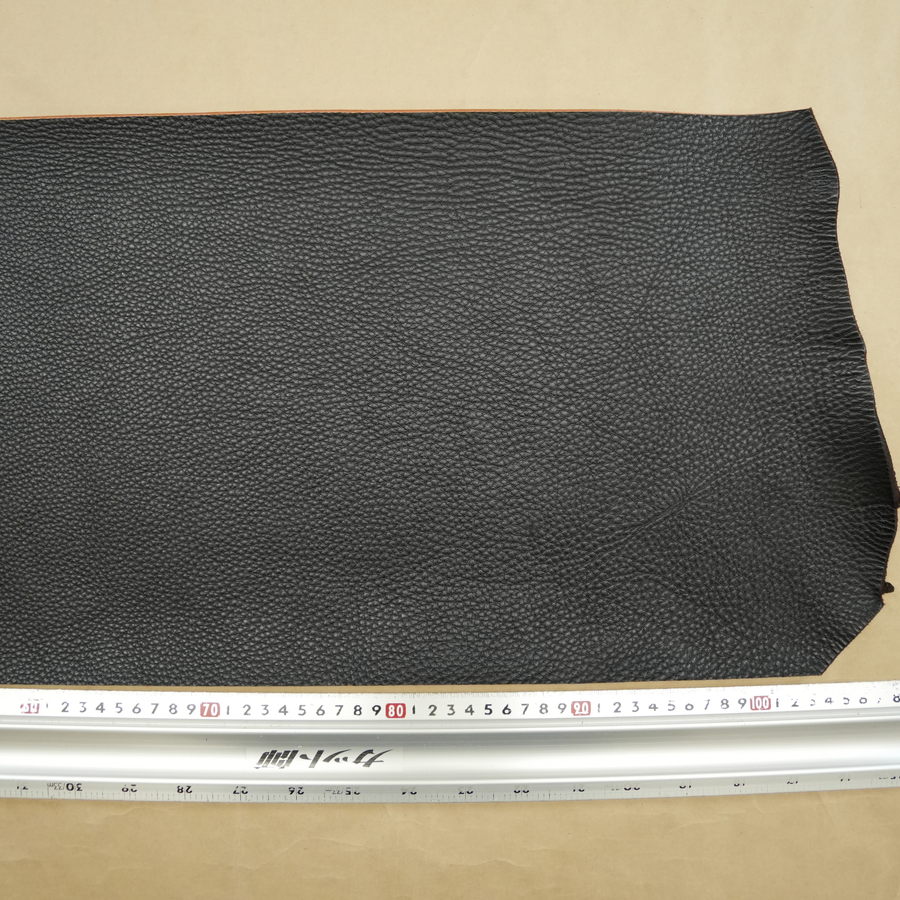 シボ牛茶芯黒右半身